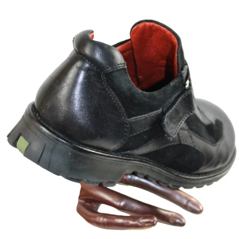 Donald Pliner Sports Black Leather Low Profile Chunky Lug Sole Hiker, Sze 8.5